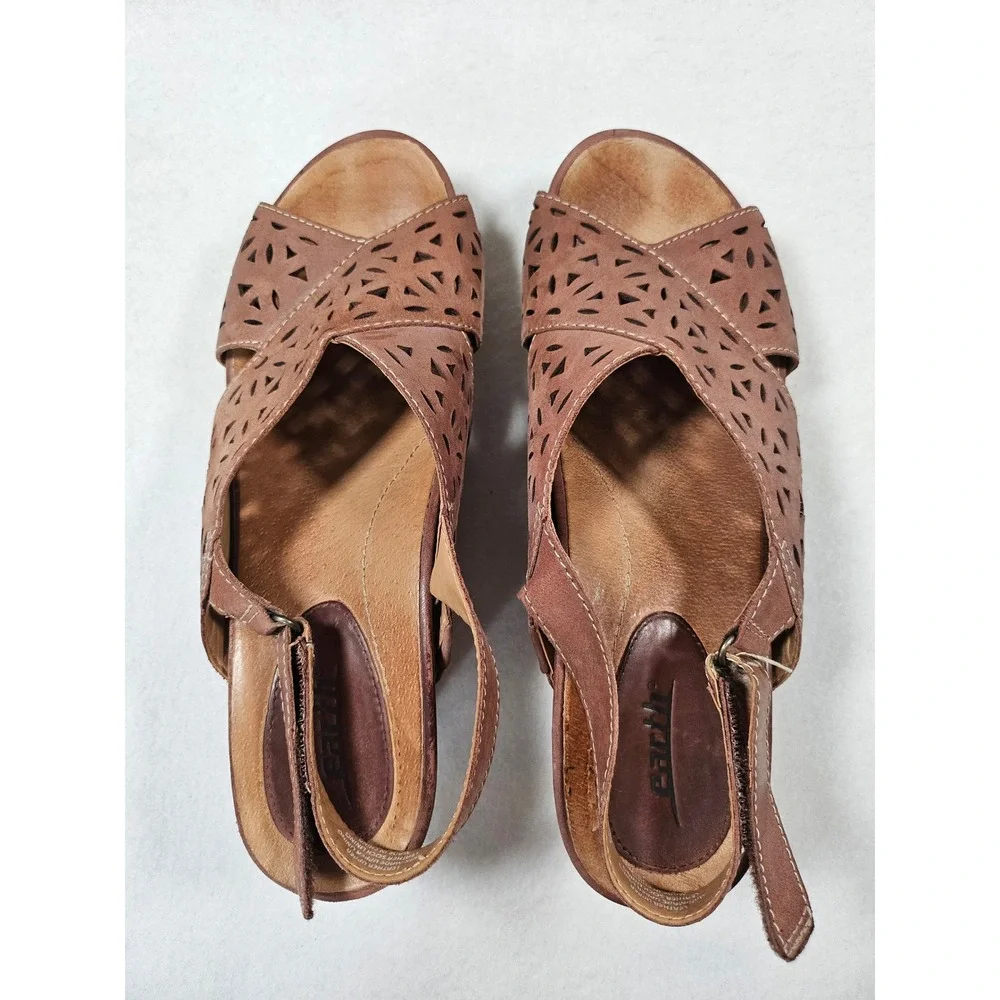 Earth Aries Brown Leather Laser Cut Cork Wedge Sandals Size 9.5B Boho‎ Comfort